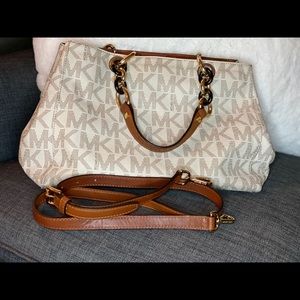 Michael Kors Cynthia Signature Medium Satchel